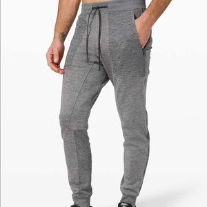 Men’s Lululemon Textured Tech Joggers Size Small